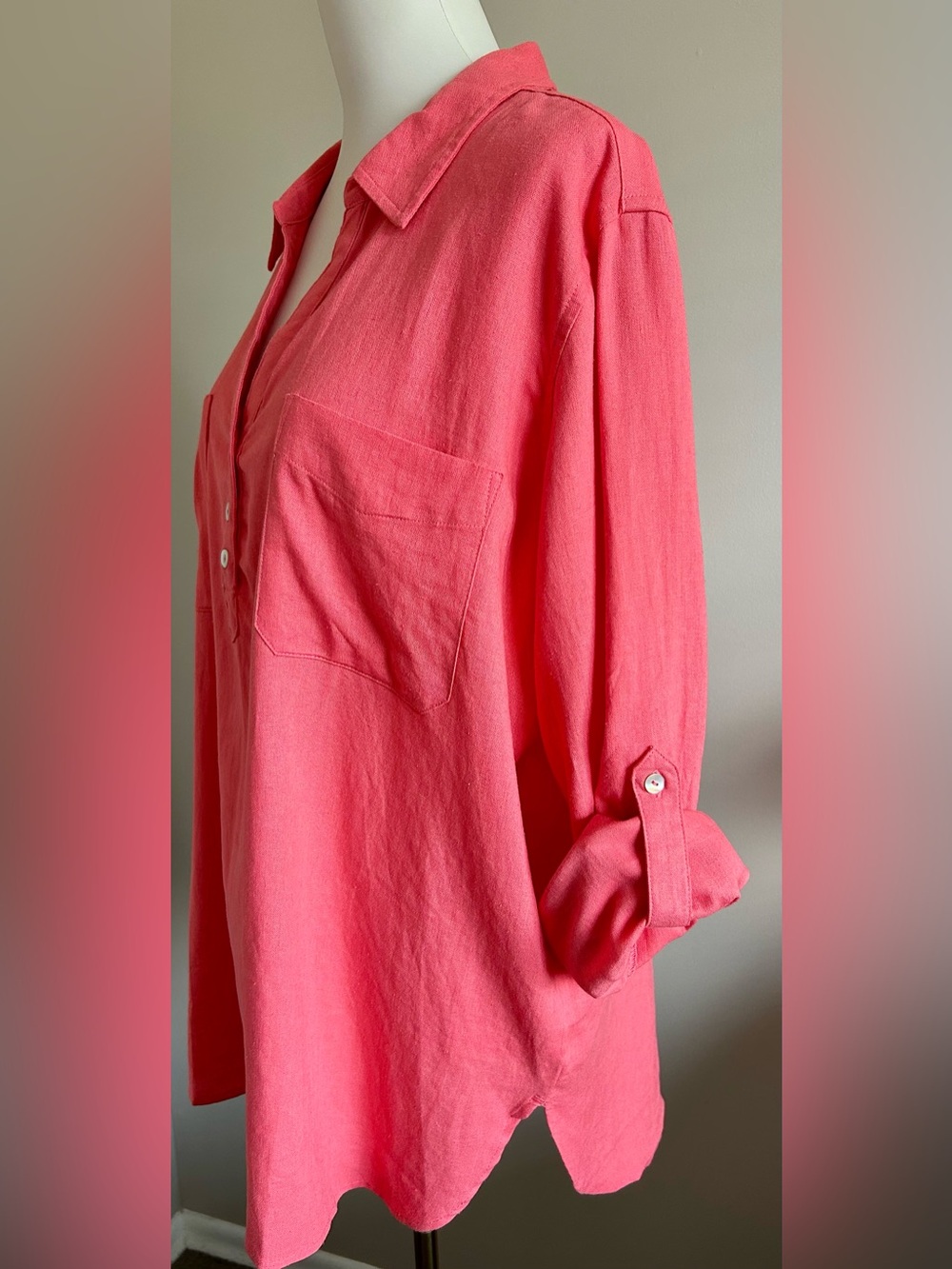 Ellen Tracy Coral Linen Popover Tunic Blouse w. Roll-Tab Sleeves